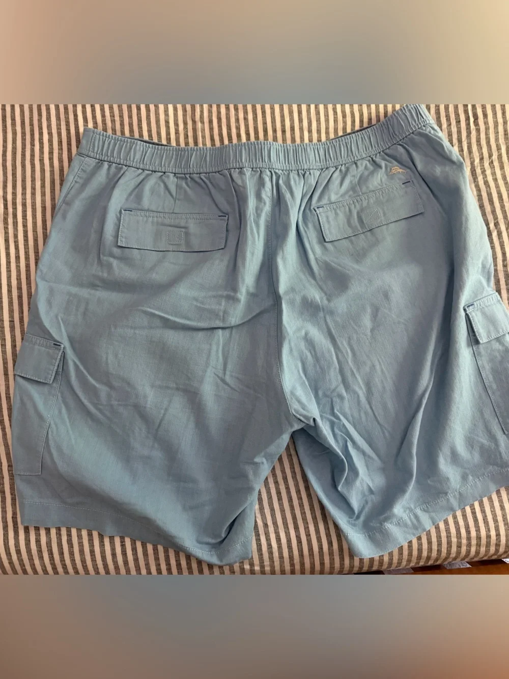 Tommy Bahama men’s Big and Tall 2XLB Light Blue Cargo Shorts